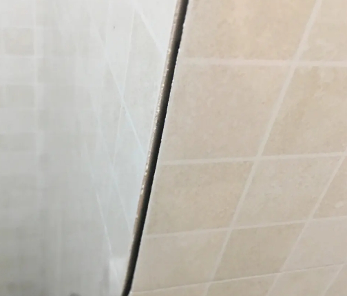 永定瓷砖空鼓维修公司分享阳台瓷砖脱落的修复过程可以分为以下几个步骤