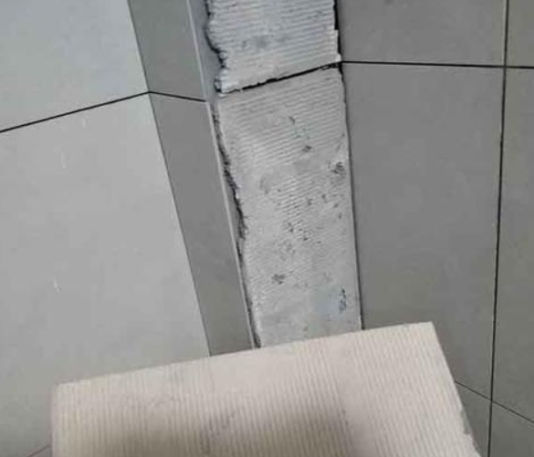 永定瓷砖空鼓维修公司分享下厨房瓷砖脱落的补救措施。